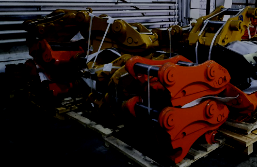 В наличии – быстросъемные соединения для 20-тонных экскаваторов