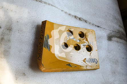 Нож отвала правый СК-6200941 QHD