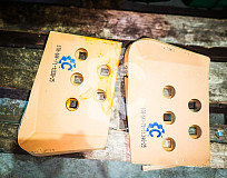 Нож отвала правый СК-6200941 STR