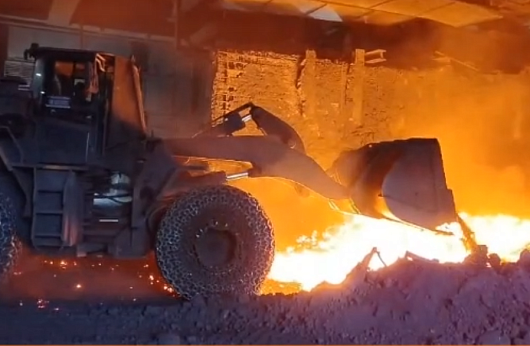 Обзор_Ковш для горячего шлака на погрузчике LiuGong