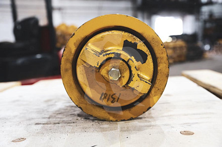 14X-30-00091 Каток опорный двубортный на Komatsu D65EX-12 / Zoomlion ZD160 (2-2277, 14X-30-00043) KYT