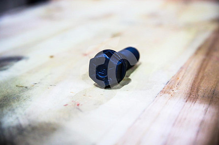 Болт СК-13100 QHD