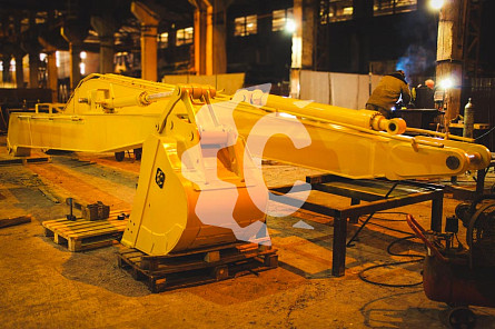 LBA.01.018.30 Удлиненное рабочее оборудование для экскаваторов Komatsu PC300-7 / PC300-8M0 (18м) СК-0022912 СК (c)