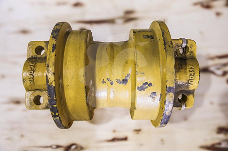 7T4102 Каток опорный однобортный на CAT D6G2-XL / CASE 2050M (6T4861, UF189C4T) HSTF