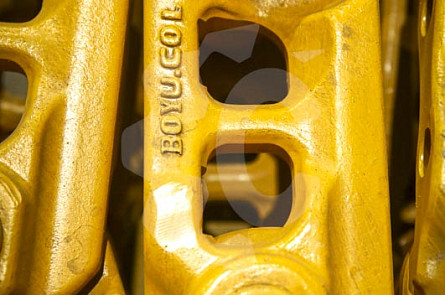 71401513 Цепь гусеничная (48 зв) для экскаваторов Hyundai R290LC-7A / R290LC-7 (71474914, 81N8-26600) QHD