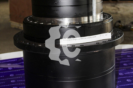 ТМ40 Бортовой редуктор хода в сборе с гидромотором для экскаваторов Hyundai R210LC-7 / R180NLC-9S (31N7-40020BG, EM140V-82/140-4) OEM