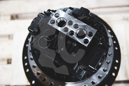 ТМ40 - TM40 Бортовой редуктор хода в сборе с гидромотором для экскаваторов Hyundai R260LC-9S / R220LC-9S (31N6-40050, 401-00454C) MBG