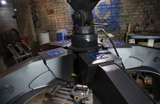 Обзор на Металлоломный грейфер 0.4 куба для экскаватора JCB