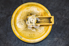 PY460400Y00 Колесо направляющее для New Holland E215BJ / Kobelco SK210-6ES (72210182, 24100N5948F4) DTAMC