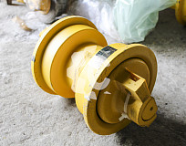 Каток опорный однобортный на бульдозер KOMATSU D65 / SHANTUI SD16 СК-13182 (KYT)