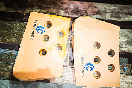 Нож отвала левый СК-6200940 STR