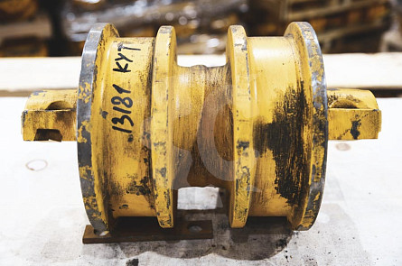 14X-30-00091 Каток опорный двубортный на Komatsu D65EX-12 / Zoomlion ZD160 (2-2277, 14X-30-00043) KYT