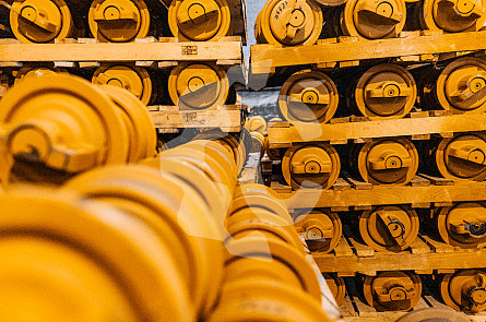  16Y-40-10000 Каток опорный двубортный на  бульдозер Shantui SD16L (P16Y-40-10000, ZZ14X3000092) SHANTUI