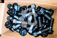 Болт СК-6270773 QHD