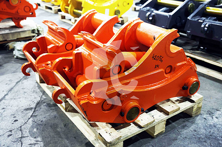 Быстросъем ковша QKG.90 для JCB JS240 СК-0042240 KHI