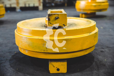 PY460400Y00 Колесо направляющее для New Holland E215BJ / Kobelco SK210-6ES (72210182, 24100N5948F4) DTAMC