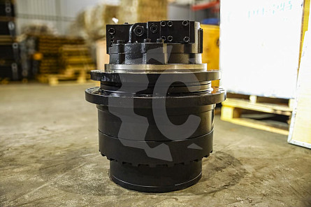 TM60 18/26 - Редуктор хода в сборе с гидромотором СК-0002710 MBG