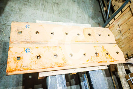 Нож отвала центральный СК-4829922 STR