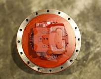 Редуктор хода в сборе с гидромотором СК-0002672 MBG