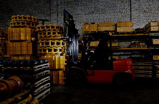 Поступление элементов ходовой части на бульдозеры Komatsu и Shantui на склад в Новосибирске!