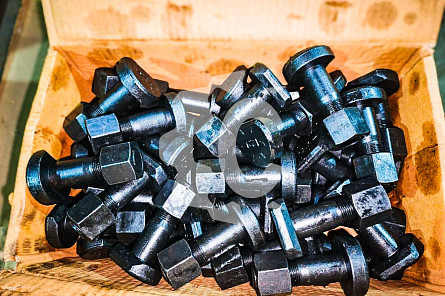 16Y-18-00013 (сегмента) - Болт с гайкой M22*1,5*71 СК-0002753 QHD