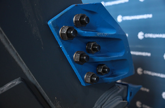 Стандартный ковш 1м3 на работах в Московской области