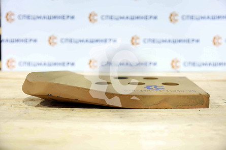 Нож отвала правый СК-6200941 STR