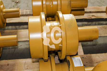 144-81-30050 - Каток поддерживающий на бульдозер KOMATSU D65 / SHANTUI SD16 СК-34343 (QHD)