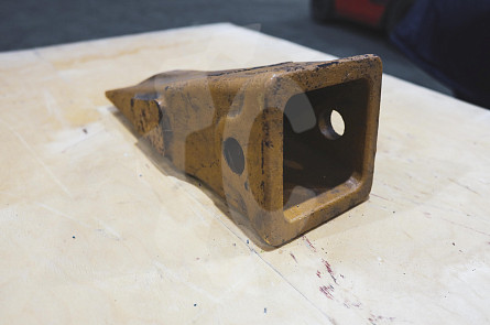 Коронка ковша стандартная СК-6263779 JJ