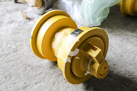 14X-30-00081 - Каток опорный однобортный на бульдозер KOMATSU D65 / SHANTUI SD16 СК-13182 (KYT)